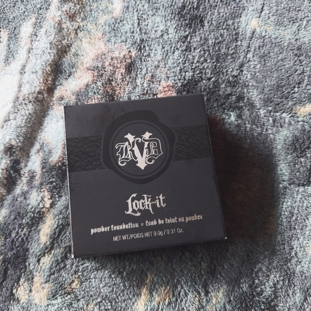 Brand new KVD Lock it powder